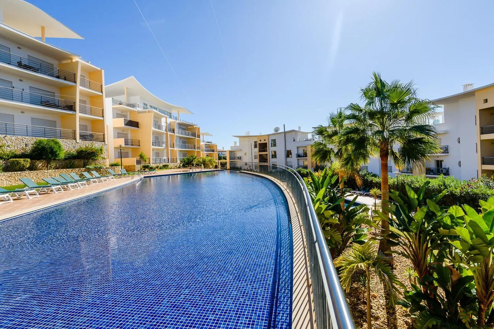 Bnb Homes White Rose Garden Apartment With 2 Terraces & 2 Swimming Pools Albufeira