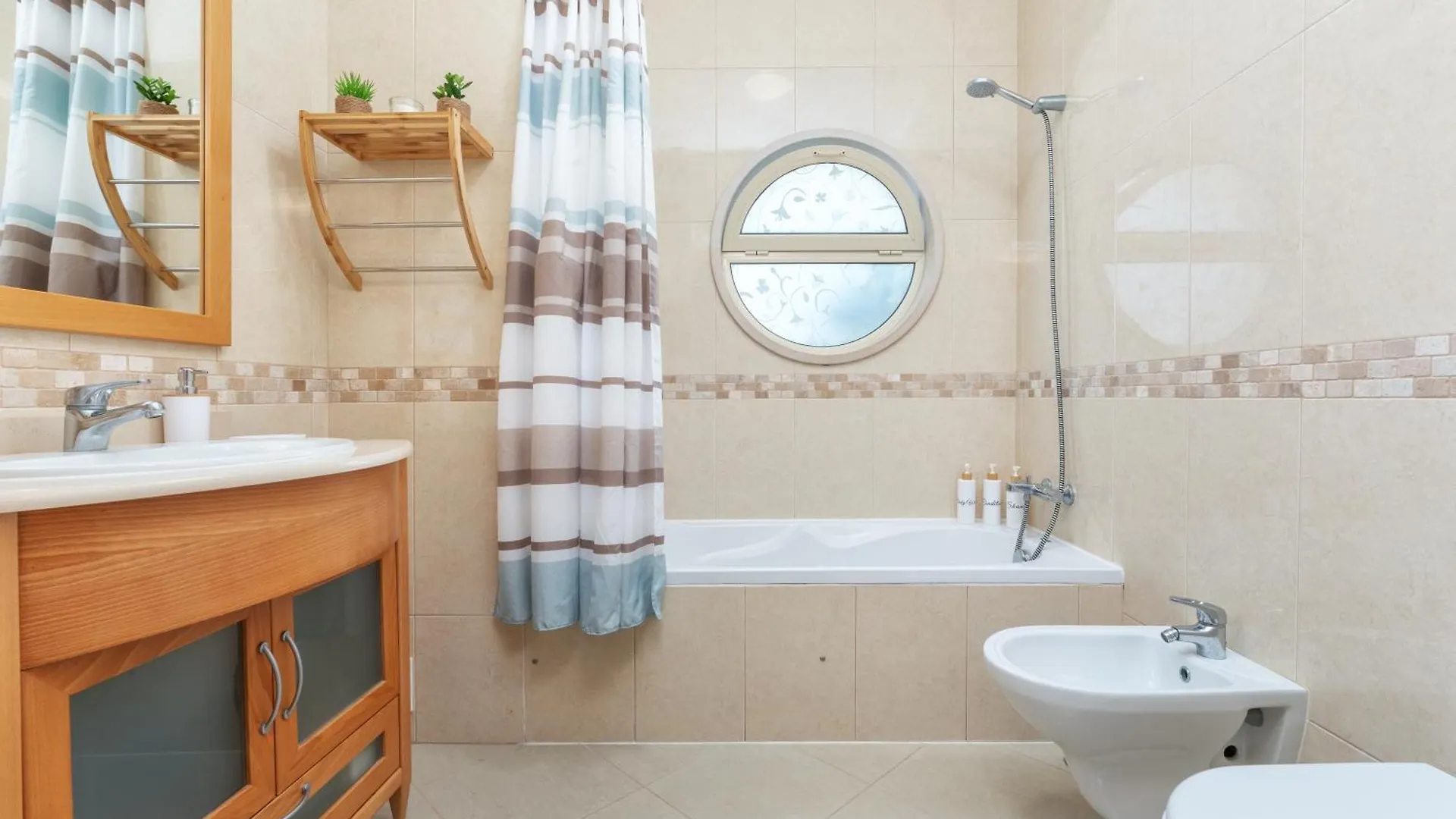 Bnb Homes White Rose Garden Apartment With 2 Terraces & 2 Swimming Pools Albufeira 0*,  Portugal